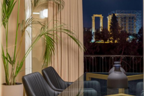 Stylish flat overlooking the temple of Zeus